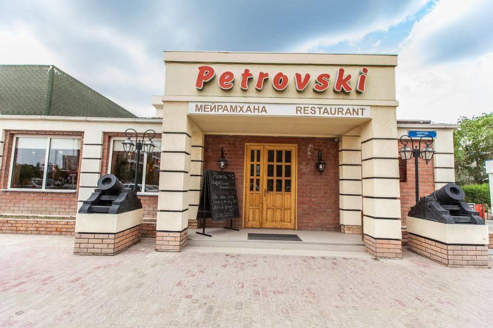 Chagala Atyrau Hotel Exterior foto