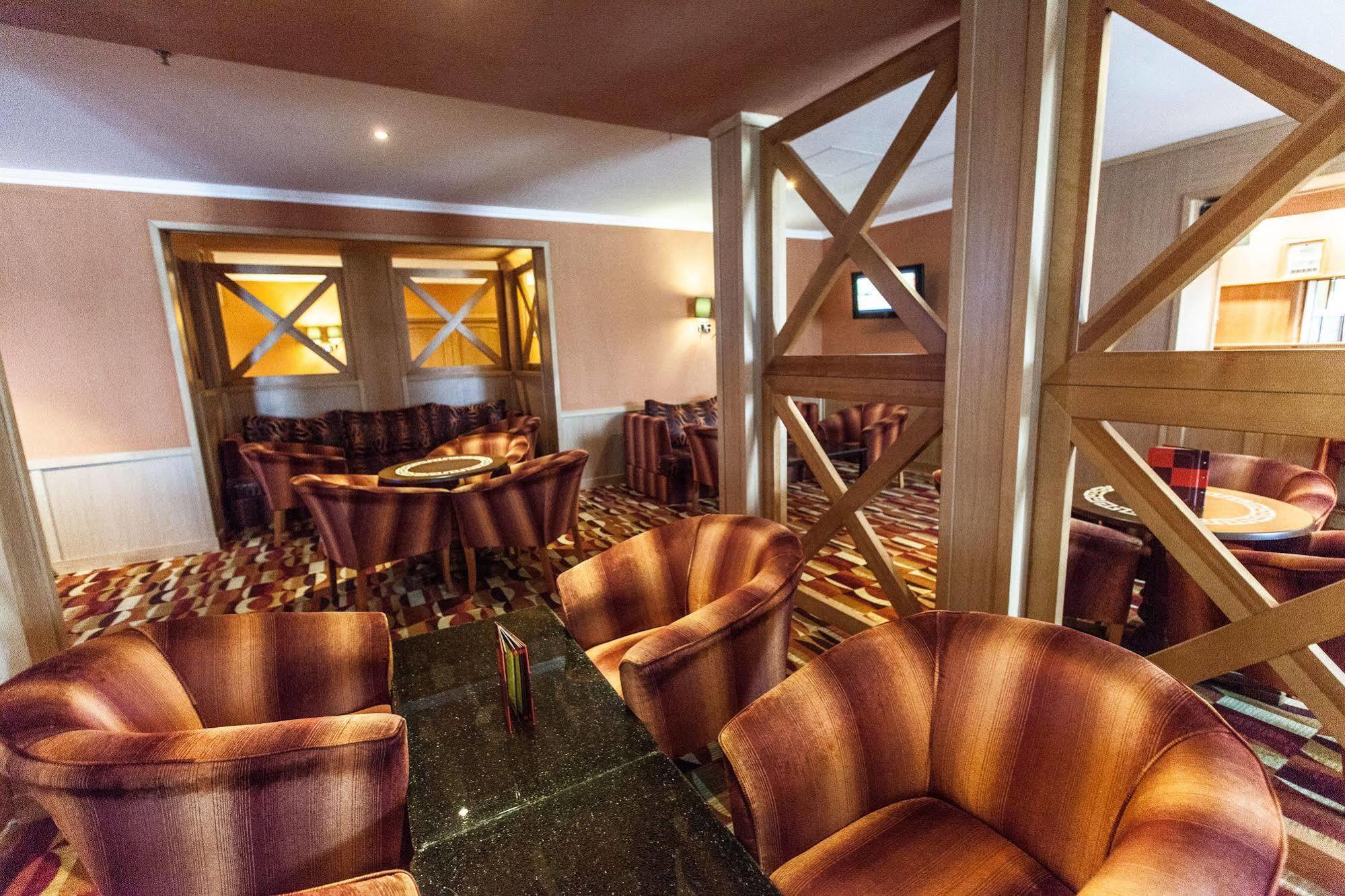 Chagala Atyrau Hotel Exterior foto