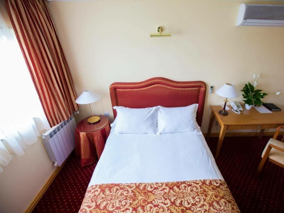 Chagala Atyrau Hotel Exterior foto